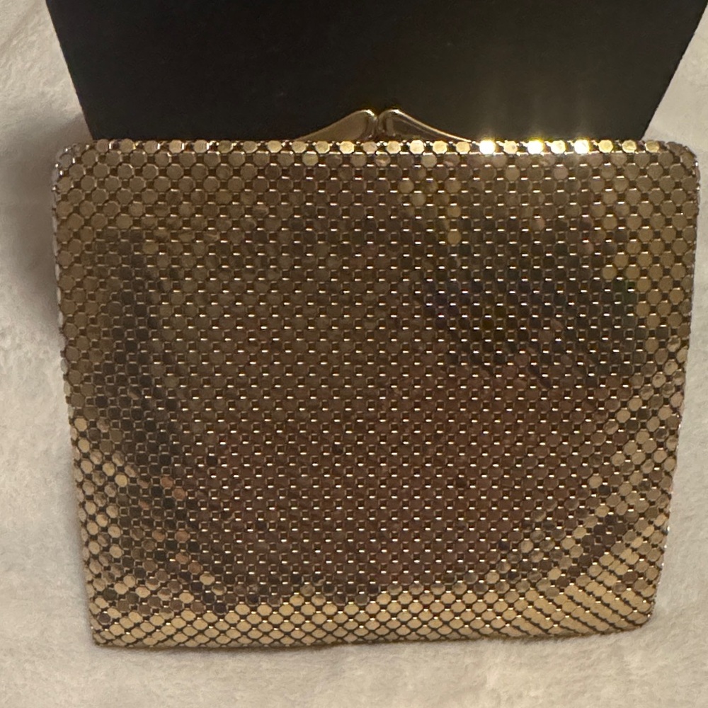 Vintage Whiting & Davis Gold Mesh Clutch wallet
